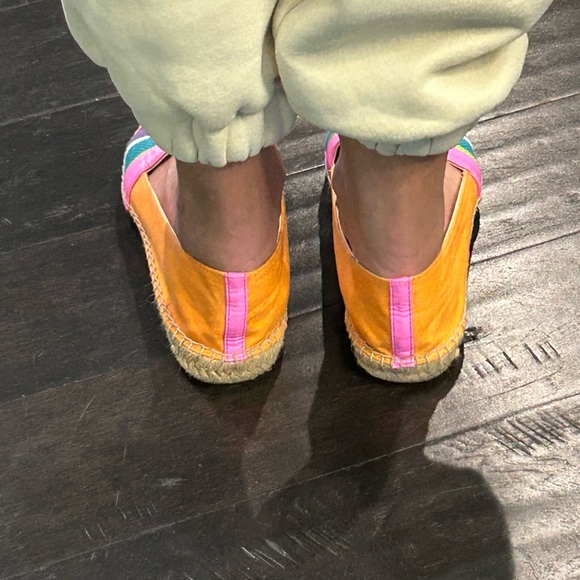 Nine West 81/2 worn but like new. - Picture 4 of 8